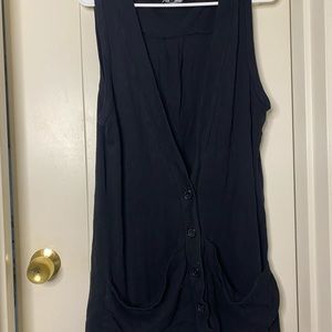 Long v neck, button down, flowy tank